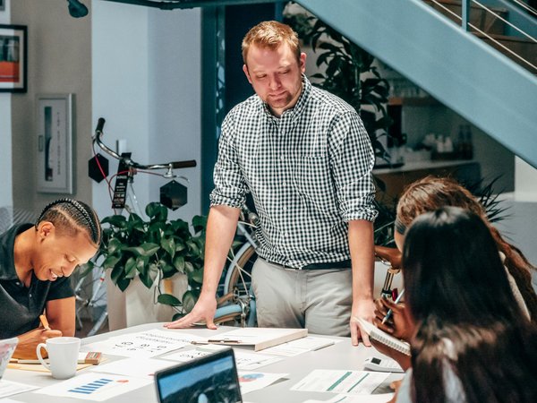 L'Impact Crucial des Alliances Stratégiques en Période de Crise Entrepreneuriale